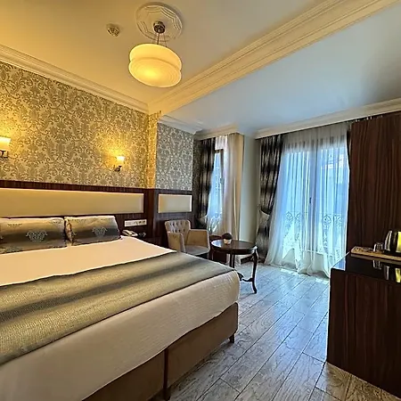 Bulvar Hotel 3*