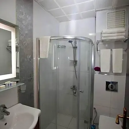 Bulvar Hotel 3*